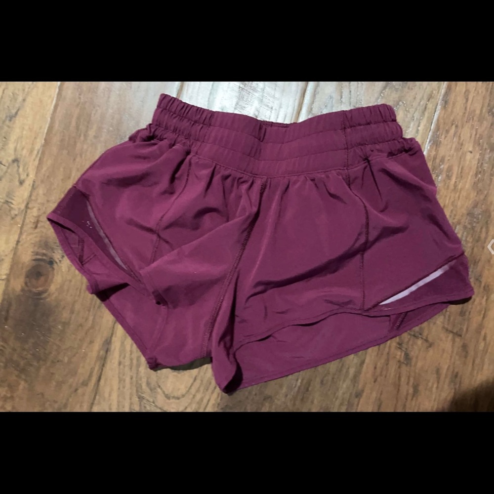 hotty hot lululemon shorts
